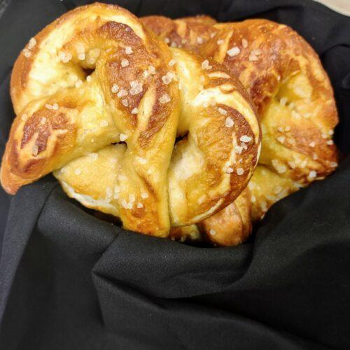 Homemade Soft Pretzels,homemade soft pretzels easy,homemade soft pretzels with pizza dough,homemade soft pretzels tasty