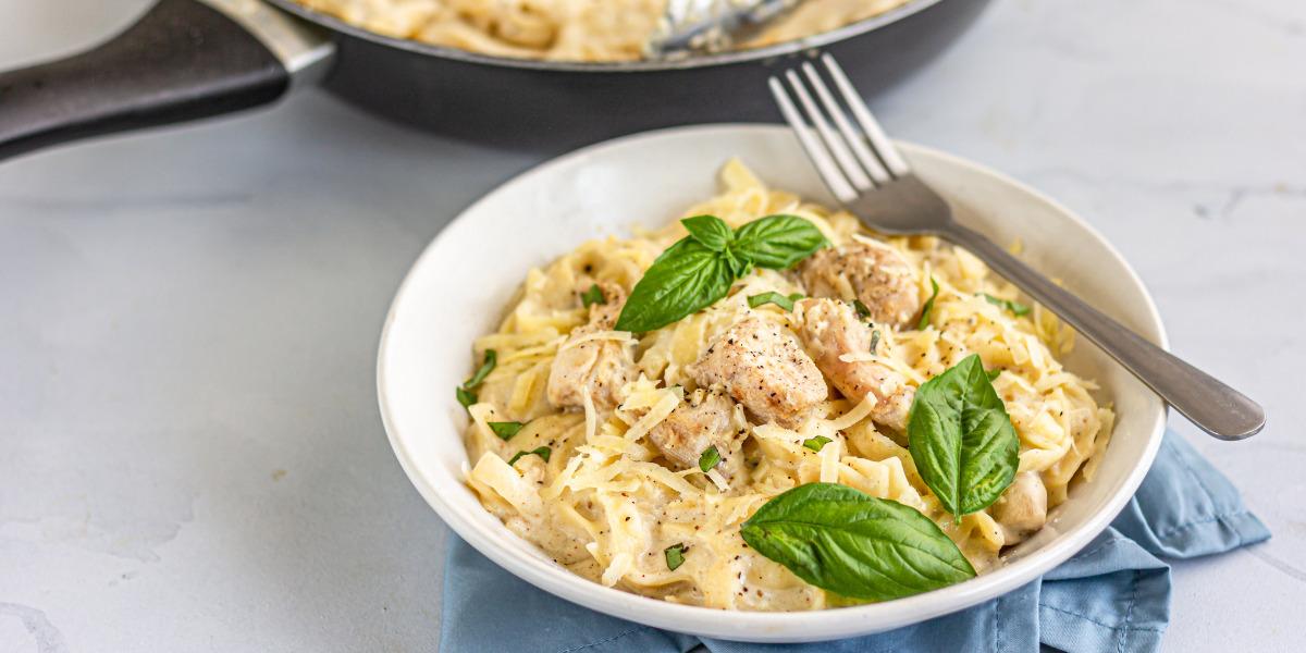 4 ingredient chicken pasta with pan