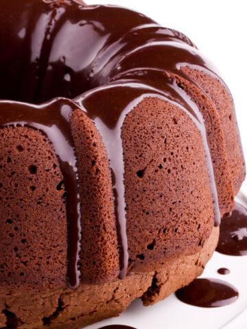 Chocolate Sourcream Pound Cake,chocolate sour cream pound cake rich and delish,chocolate sour cream bundt cake,chocolate sour cream pound cake