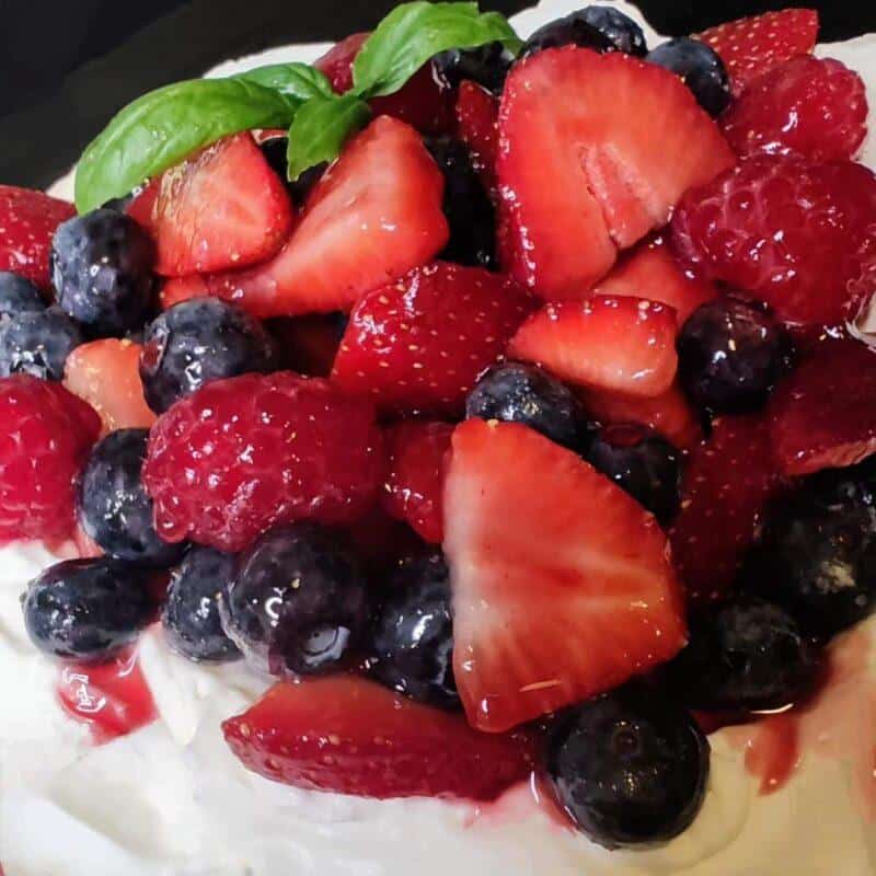 pavlova fruit