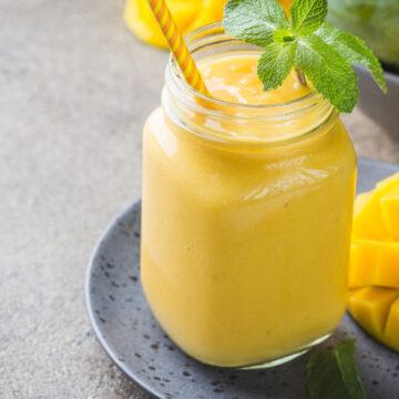 frozen mango smoothie