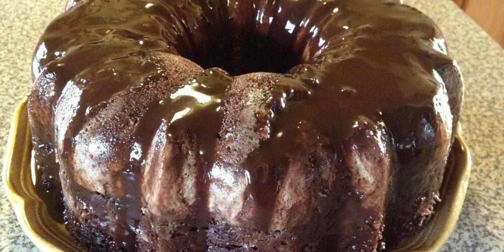 Chocolate Sourcream Pound Cake