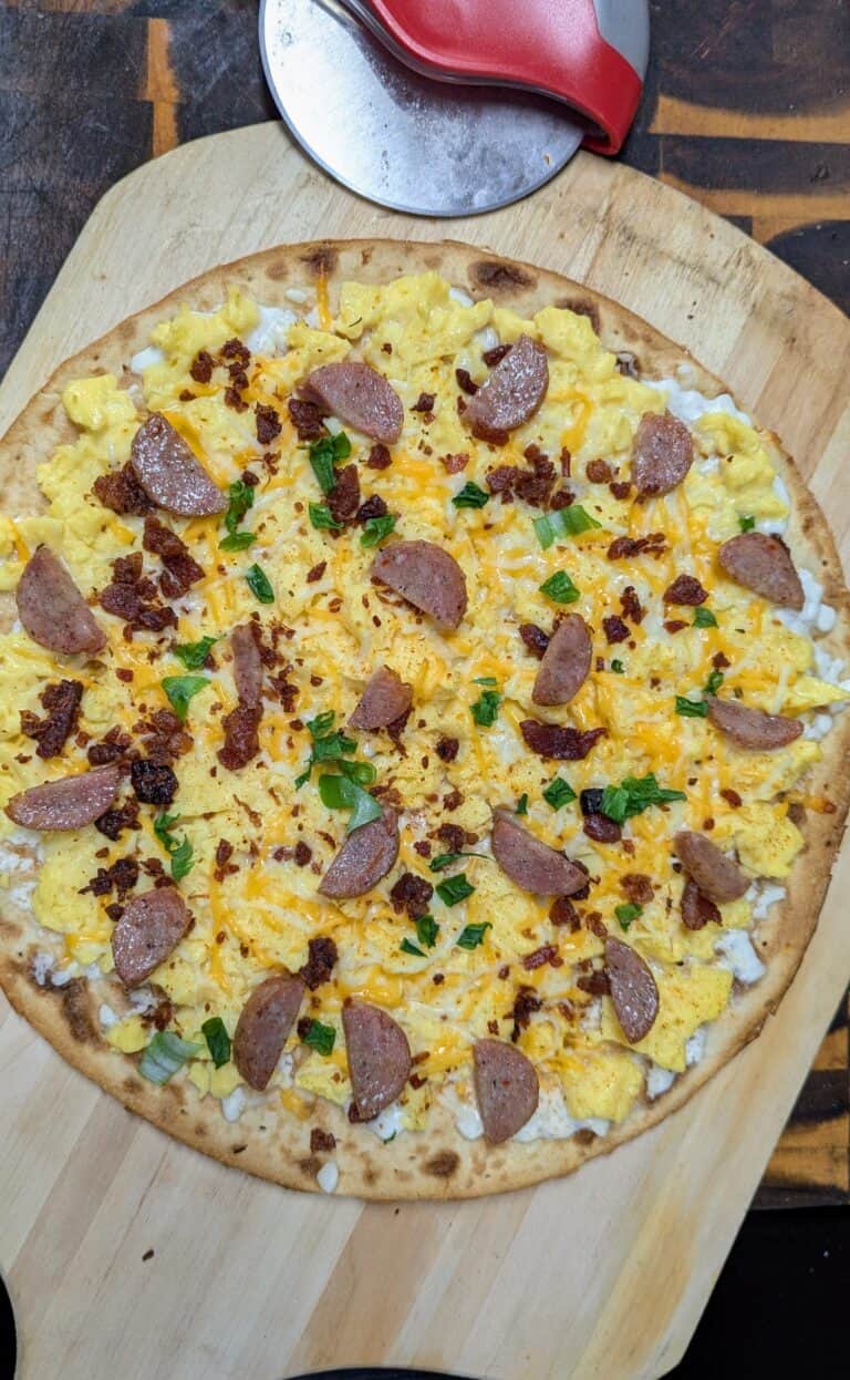breakfast pizza with sausage