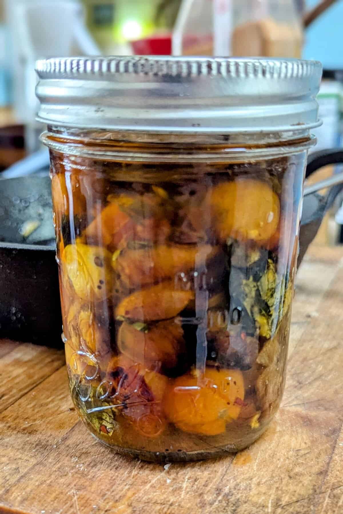 tomato confit jarred