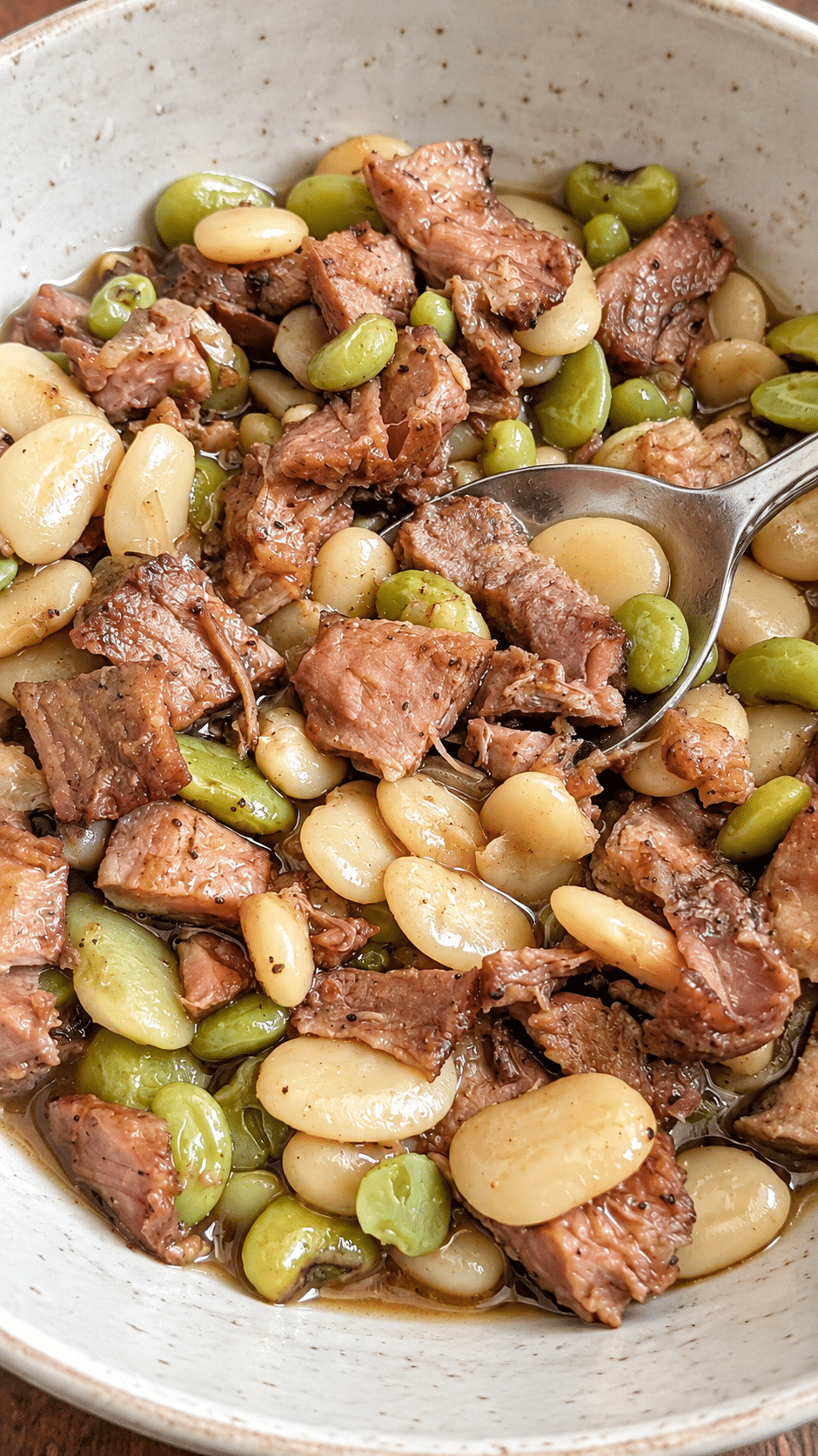 fresh garden beans with smoked pork